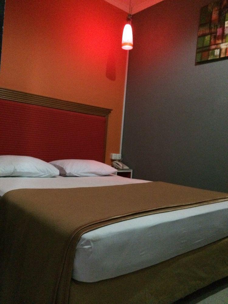 Hollywood Hotel Jakarta Buitenkant foto