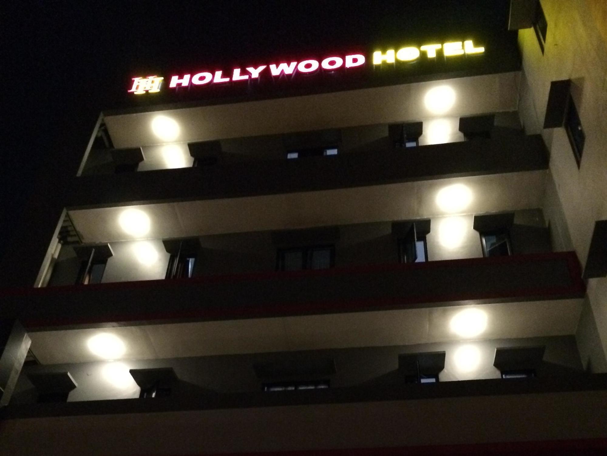 Hollywood Hotel Jakarta Buitenkant foto