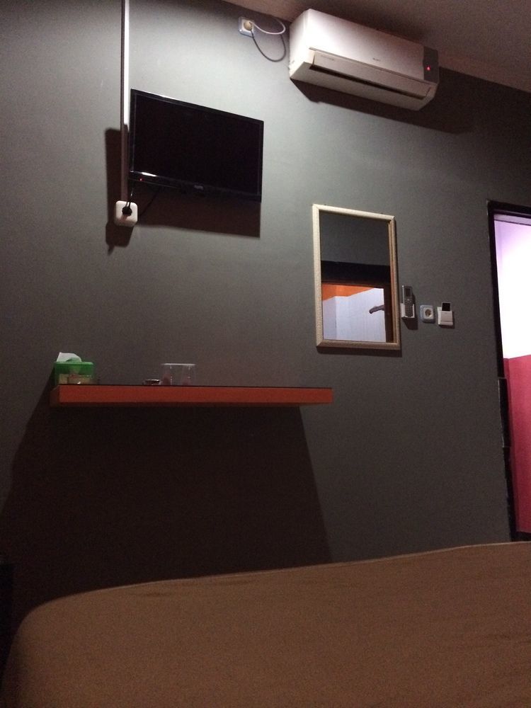 Hollywood Hotel Jakarta Buitenkant foto