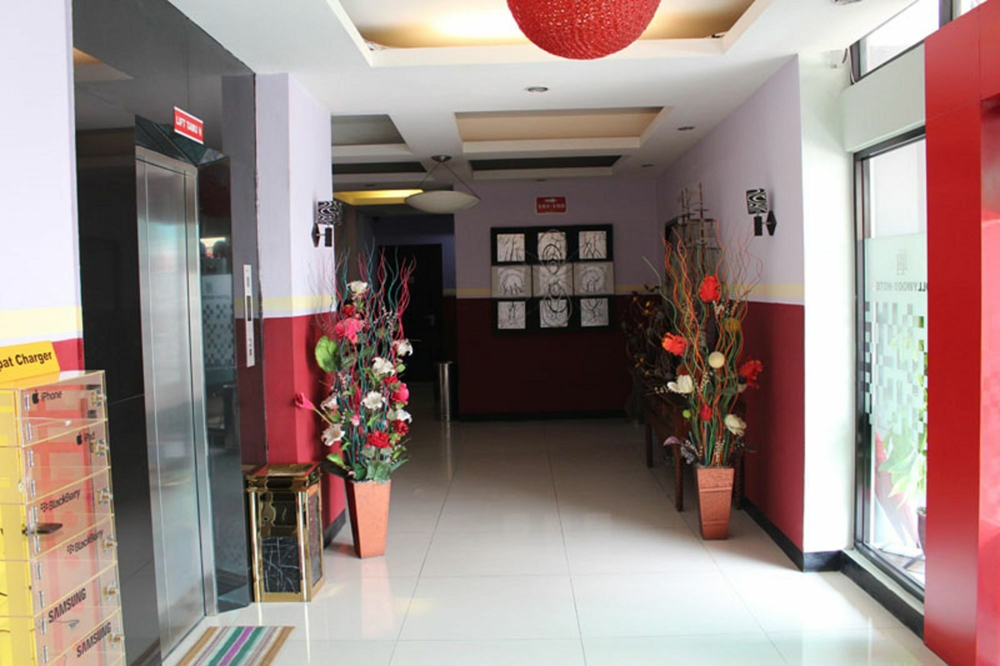 Hollywood Hotel Jakarta Buitenkant foto