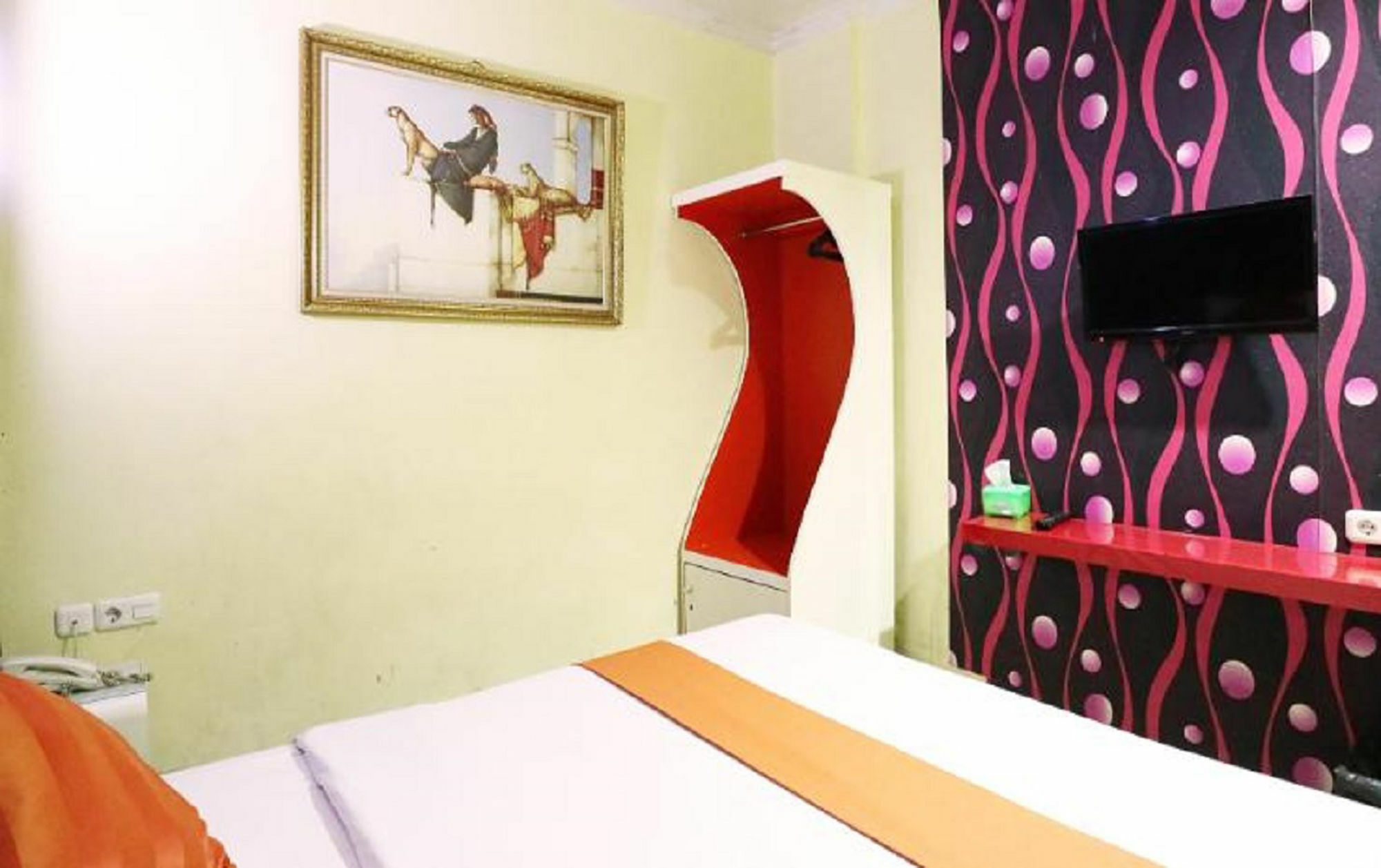 Hollywood Hotel Jakarta Buitenkant foto