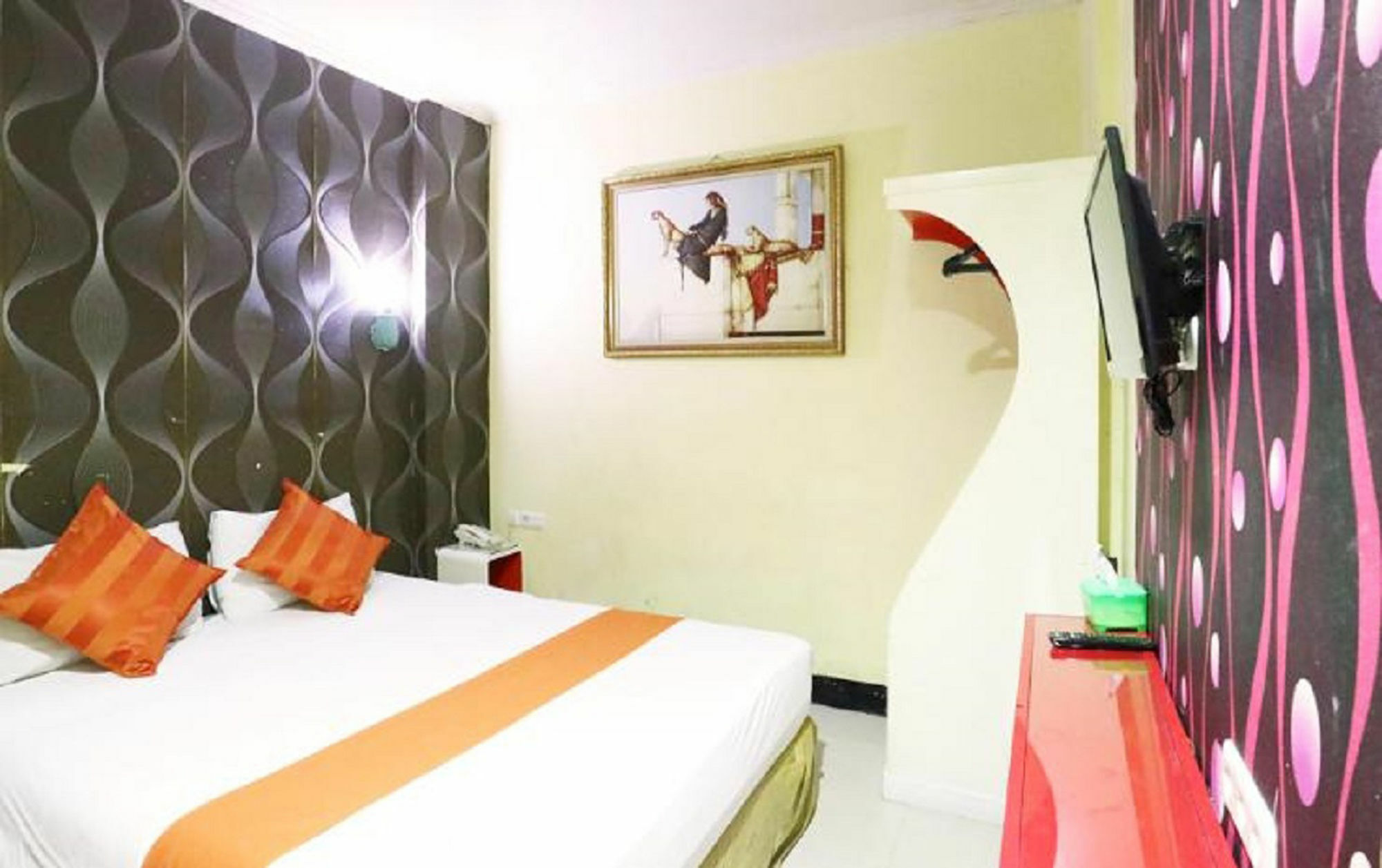Hollywood Hotel Jakarta Buitenkant foto