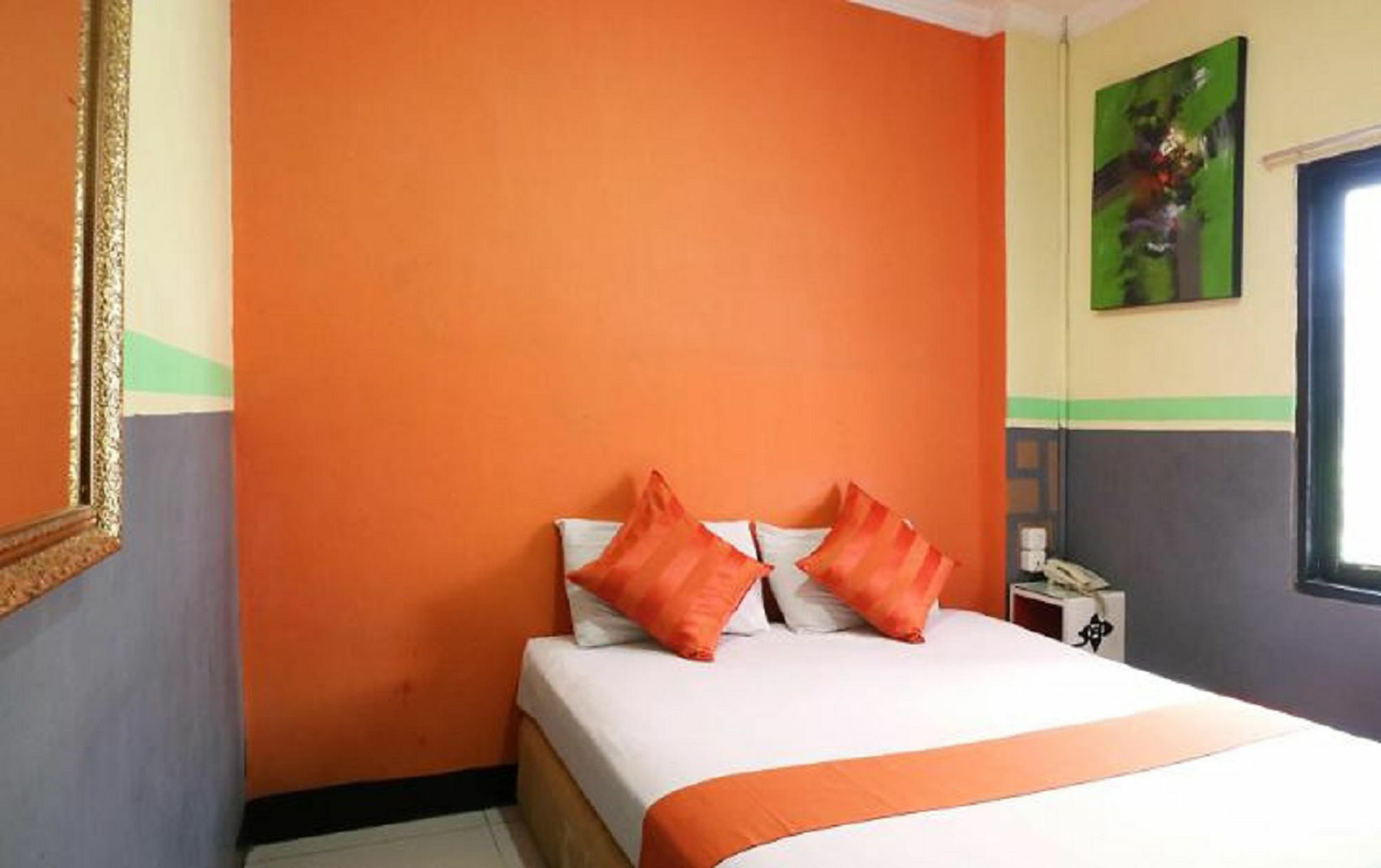 Hollywood Hotel Jakarta Buitenkant foto